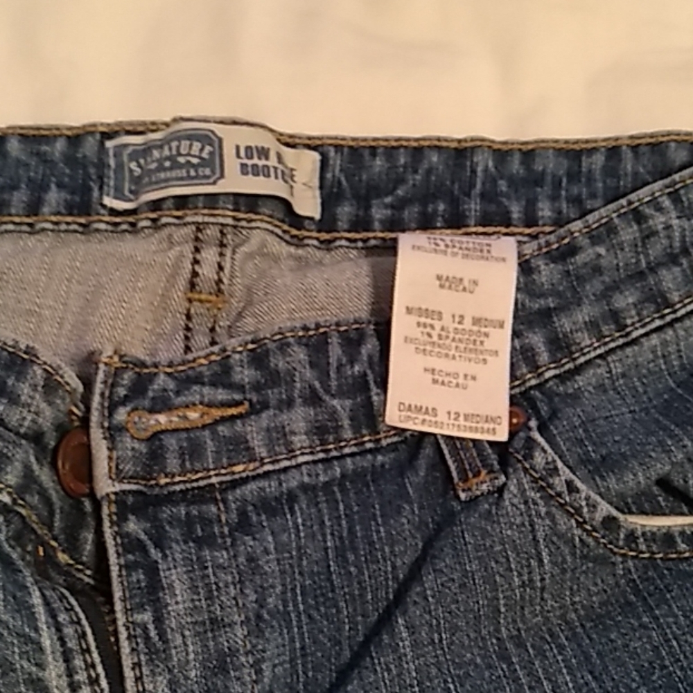 Levi Strauss signature low-rise bootcut jeans sz12